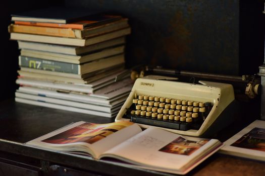 Ambiente de lectura y escritura relacionado con Rosario Castellanos